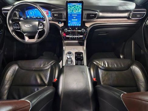 Used 2023 Ford Explorer Platinum w/ Technology Package image 18