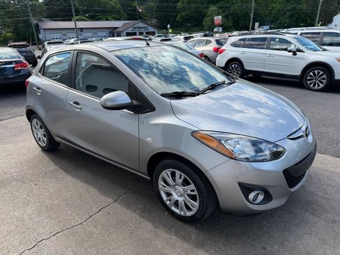 Used 2012 MAZDA MAZDA2 Sport FWD image 3