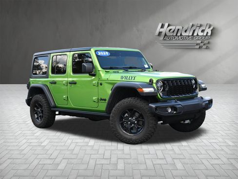 Used 2025 Jeep Wrangler Unlimited Sport AWD/4WD image 2