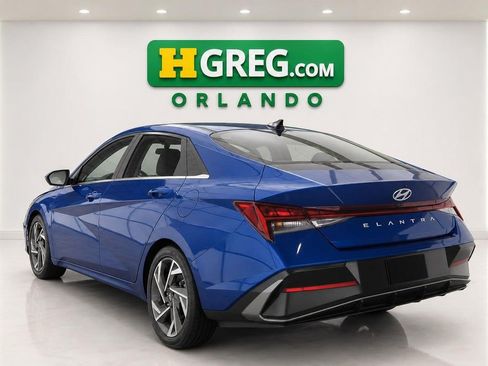 Used 2024 Hyundai Elantra SEL w/ Convenience Package FWD image 7