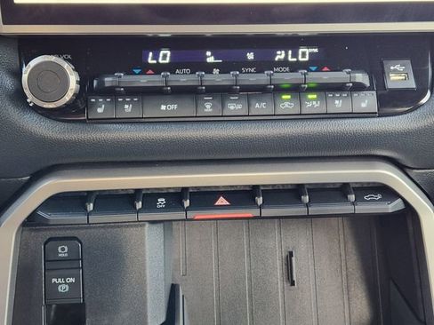 Certified 2026 Toyota Tundra Limited AWD/4WD image 17