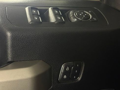 Used 2017 Ford F150 Lariat w/ Equipment Group 502A Luxury AWD/4WD image 15