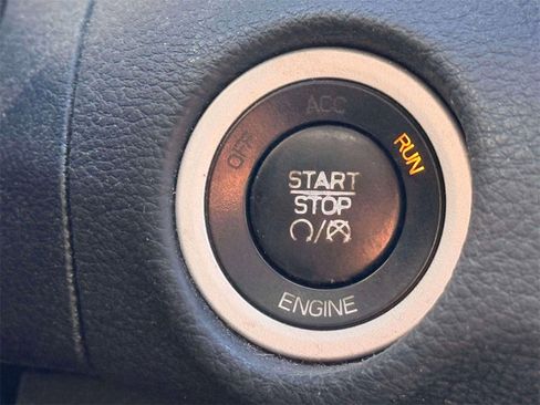 Used 2016 Chrysler 200 Limited image 16