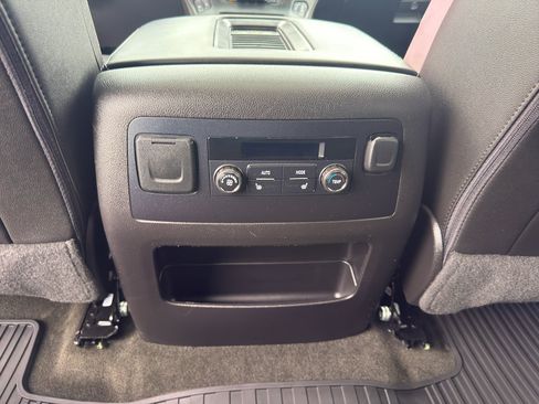 Certified 2016 Chevrolet Tahoe LT w/ Luxury Package AWD/4WD image 32