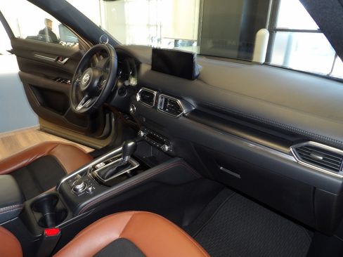 Certified 2024 MAZDA CX-5 Carbon Edition image 13