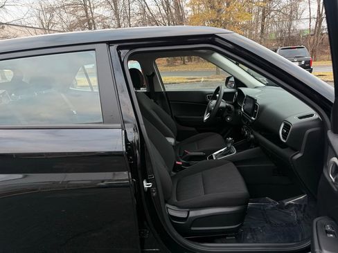 Used 2023 Hyundai Venue SE w/ Cargo Package image 20