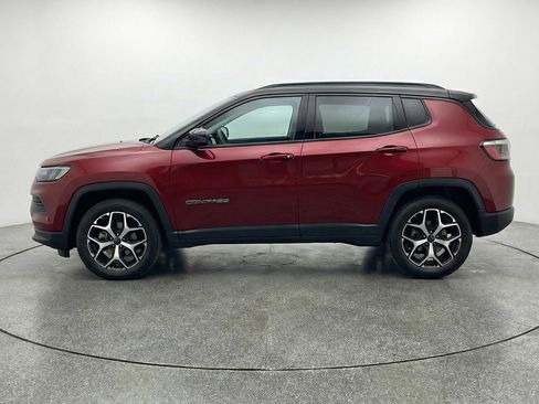 Used 2025 Jeep Compass Limited AWD/4WD image 5
