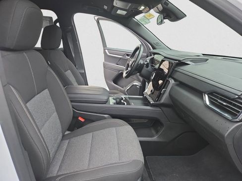 Used 2025 GMC Acadia Elevation image 21