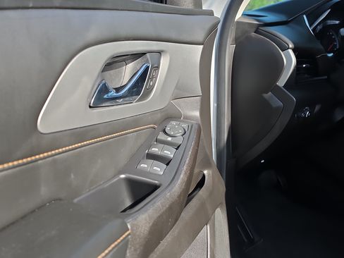 Certified 2021 Chevrolet Traverse LS FWD image 17