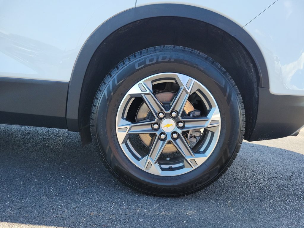 Certified 2024 Chevrolet Blazer LT FWD image 32