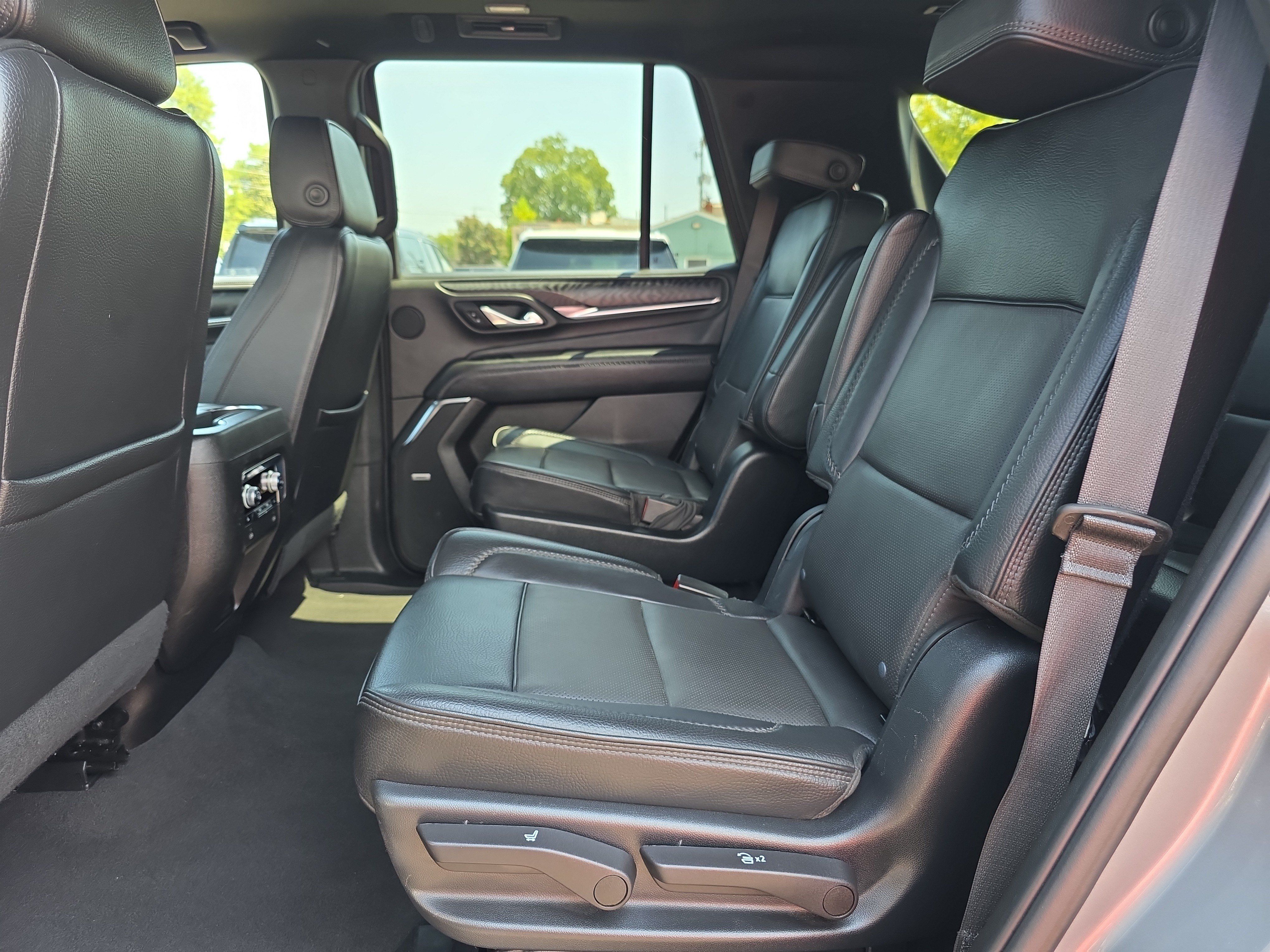 Used 2023 GMC Yukon Denali AWD/4WD image 11