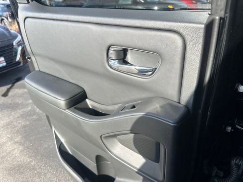 New 2025 Nissan Frontier SV w/ SV Convenience Package image 18