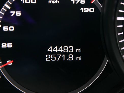 Used 2018 Porsche Panamera 4 AWD/4WD image 30