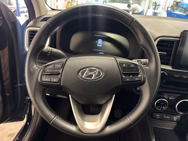Used 2025 Hyundai Venue SEL FWD image 13