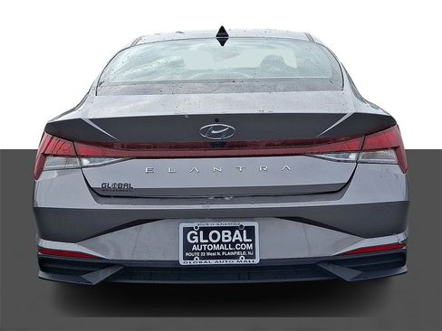 Used 2023 Hyundai Elantra SEL image 6