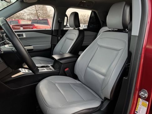 Used 2021 Ford Explorer XLT w/ Equipment Group 202A image 26