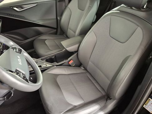 Used 2023 Kia Niro EX Touring image 24