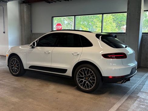 Used 2018 Porsche Macan Sport Edition AWD/4WD image 2