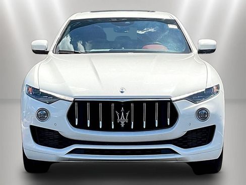Used 2023 Maserati Levante GT AWD/4WD image 2