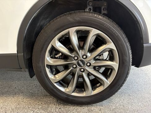 Used 2021 Lincoln Corsair AWD w/ Premium Package image 25