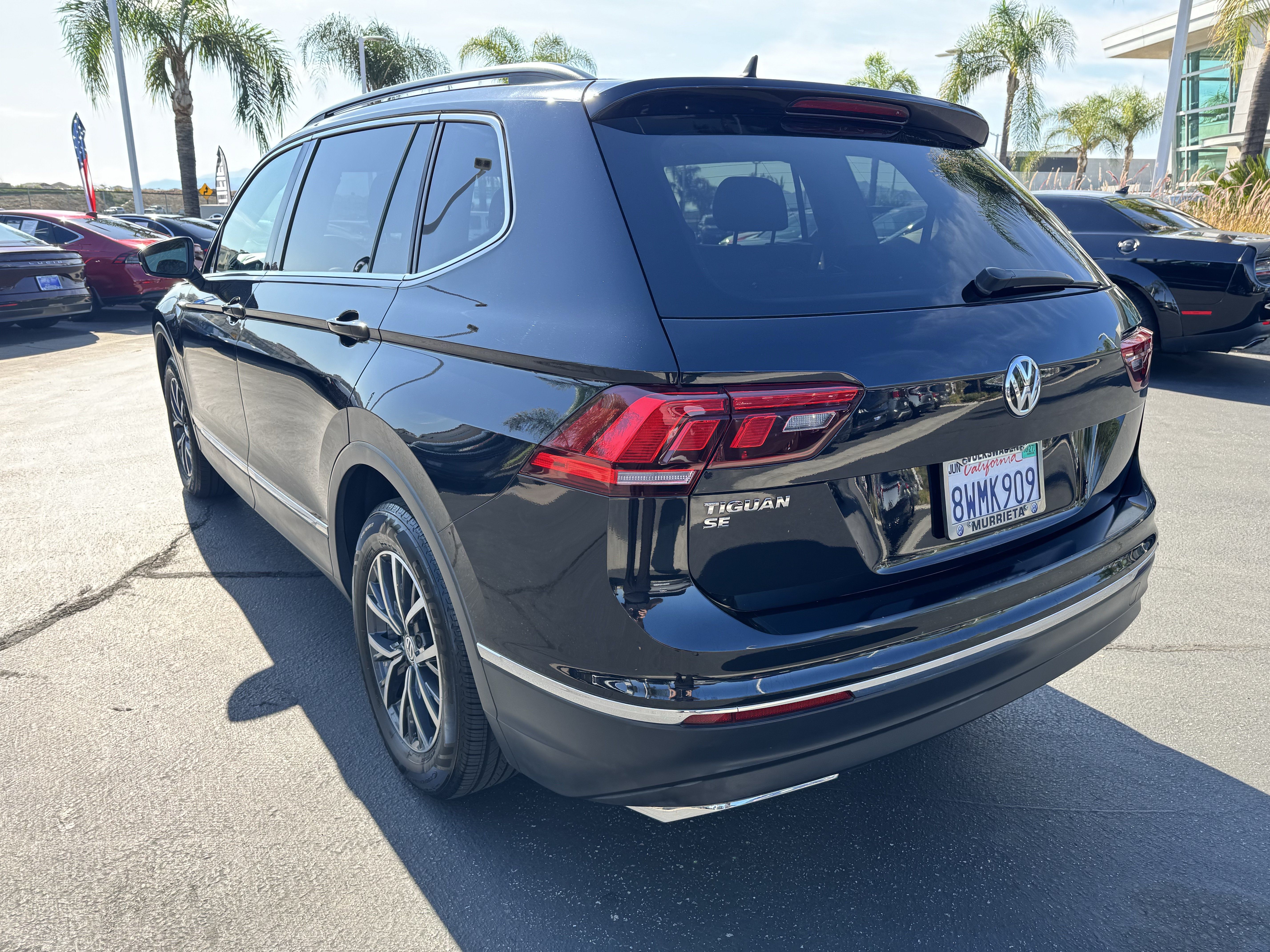 Used 2020 Volkswagen Tiguan SE w/ Panoramic Sunroof Package FWD image 7