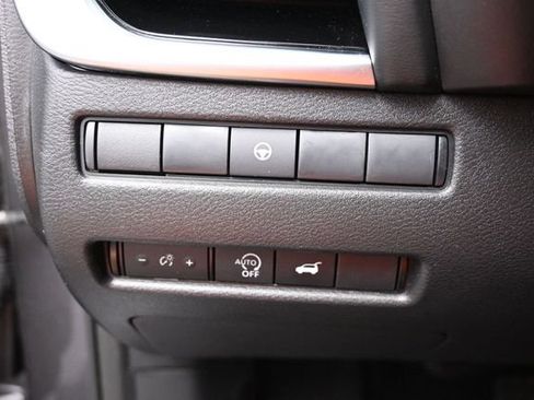Used 2026 Nissan Rogue SL AWD/4WD image 16