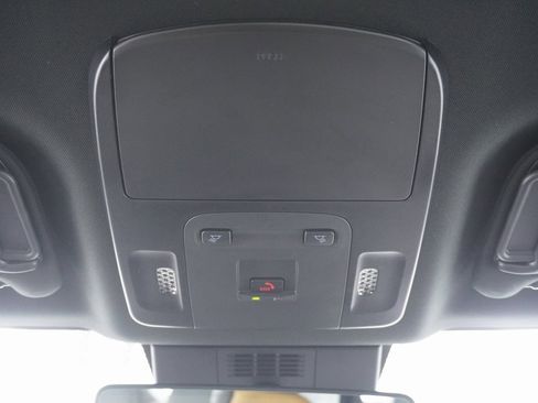 Used 2025 Toyota Camry SE image 16