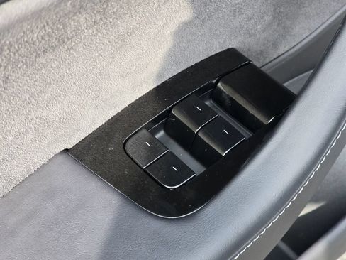 Used 2018 Tesla Model 3 Long Range RWD image 18