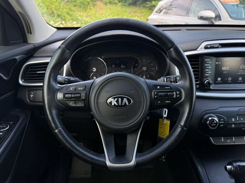 Used 2017 Kia Sorento AWD w/ LX Convenience Package image 20