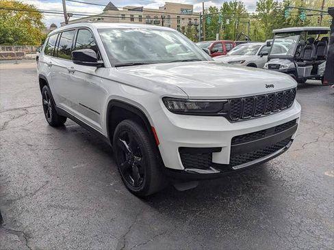 Used 2023 Jeep Grand Cherokee L Laredo AWD/4WD image 6