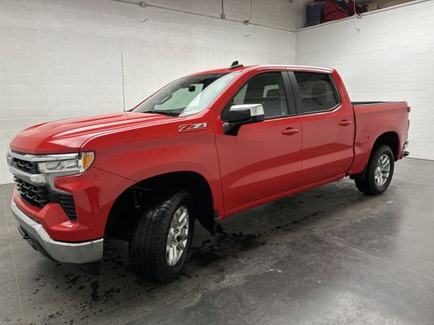 Used 2023 Chevrolet Silverado 1500 LT image 4