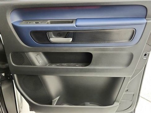 Used 2025 Volkswagen ID. Buzz Pro S image 22