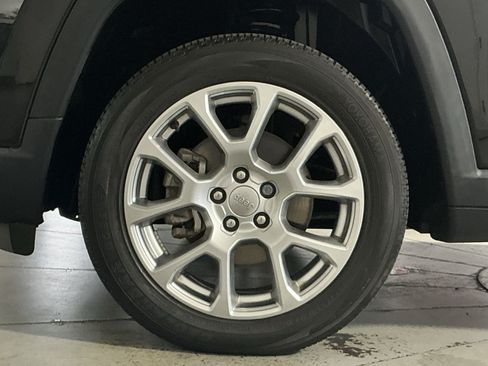 Used 2022 Jeep Compass Latitude AWD/4WD image 13
