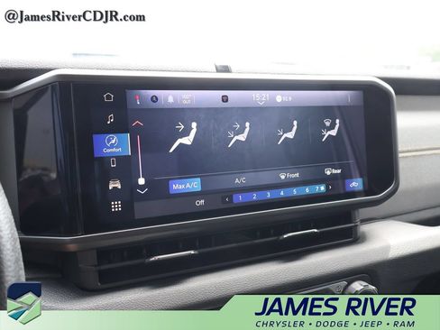 Used 2024 Jeep Gladiator Sport AWD/4WD image 33