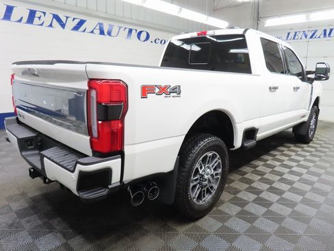 Used 2025 Ford F250 Platinum w/ Platinum Plus Package image 4