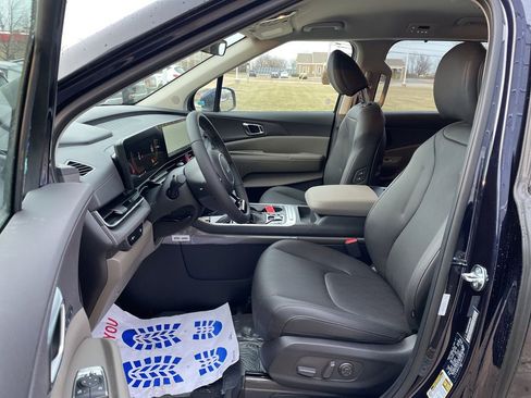 New 2026 Kia Carnival EX image 8