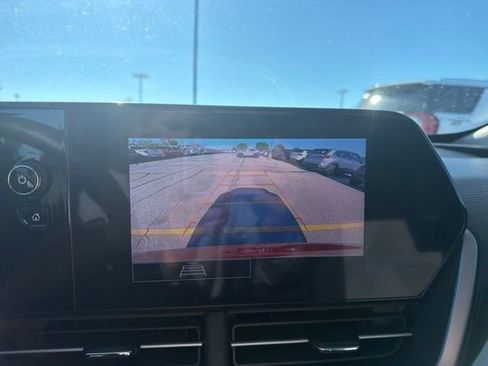 Used 2026 Chevrolet Trax LS FWD image 32