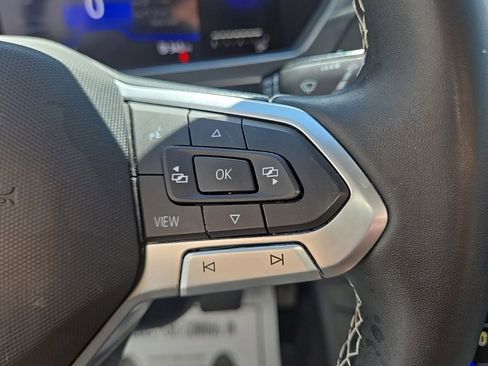 Used 2023 Volkswagen Tiguan SE w/ Panoramic Sunroof Package FWD image 24