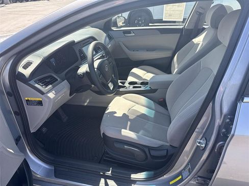 Used 2016 Hyundai Sonata SE w/ Winter Weather Package FWD image 14