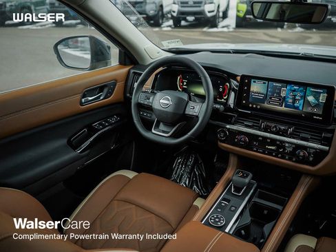 New 2026 Nissan Pathfinder Platinum image 16