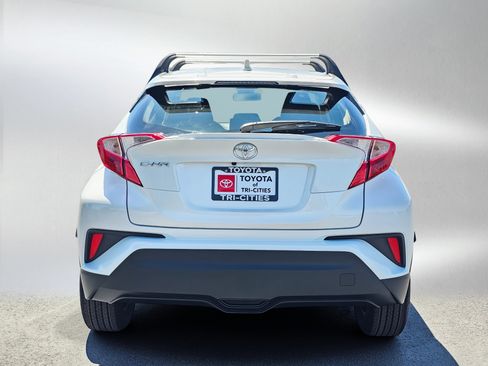 Used 2021 Toyota C-HR LE FWD image 4