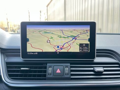 Used 2018 Audi Q5 2.0T w/ Premium Plus Package image 22