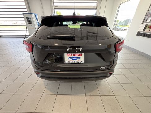 New 2026 Chevrolet Trax LT w/ Driver Confidence Package FWD image 4