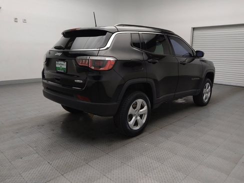 Used 2017 Jeep Compass Latitude image 9