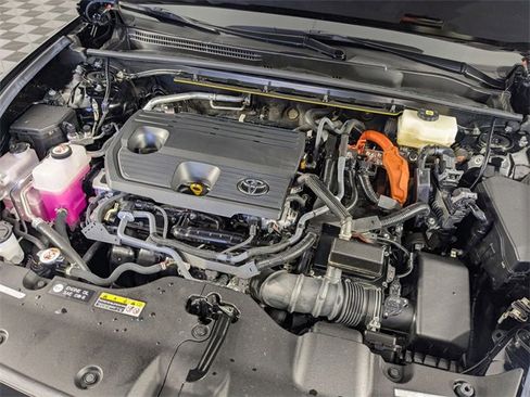 Used 2025 Toyota Crown XLE image 33