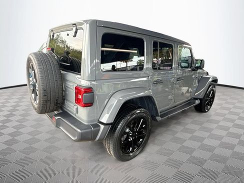Used 2023 Jeep Wrangler Unlimited Sahara w/ Cold Weather Group AWD/4WD image 6