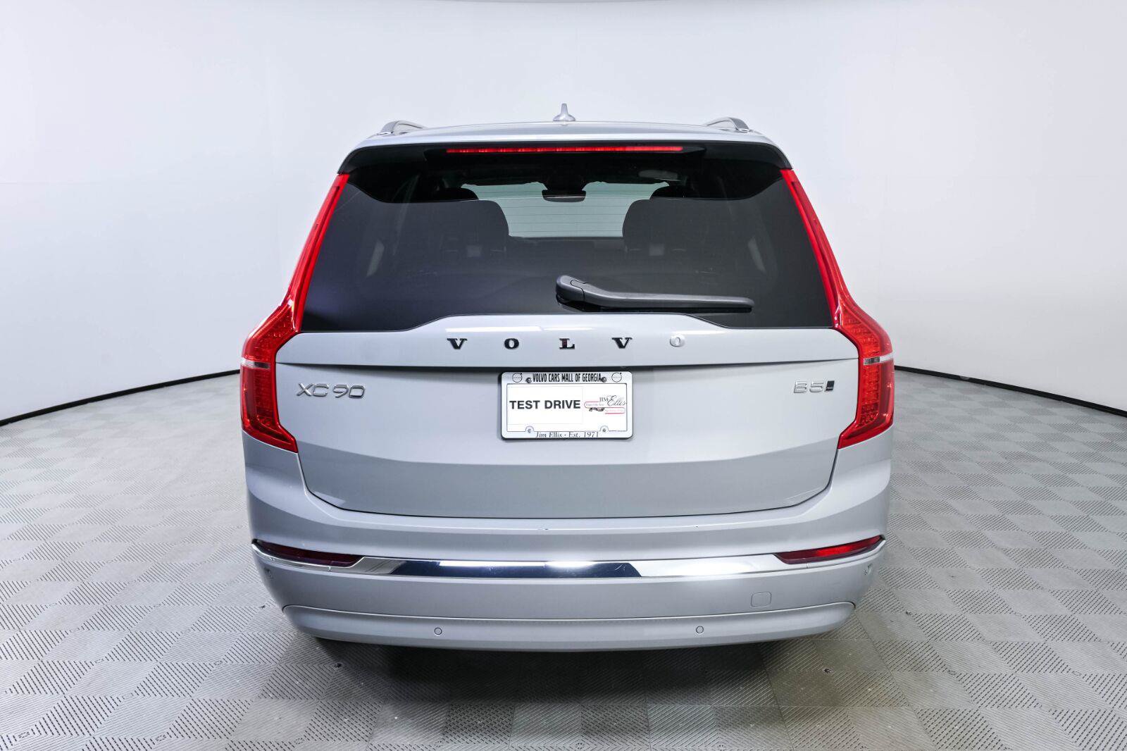 Certified 2024 Volvo XC90 B5 Plus AWD/4WD image 28