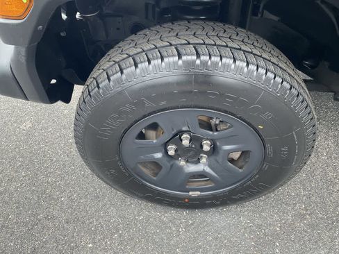 Used 2020 Jeep Wrangler Sport image 10