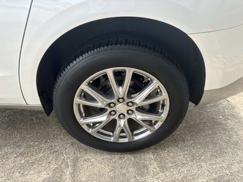 Used 2022 Buick Enclave Premium w/ Surround and Sites Package image 4