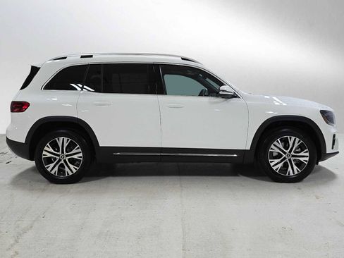 New 2026 Mercedes-Benz GLB 250 4MATIC image 2